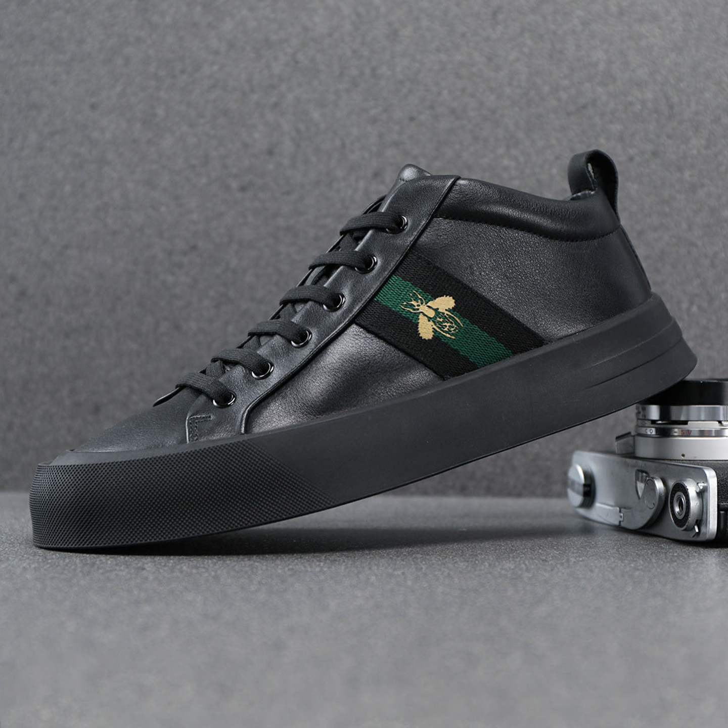 头层牛皮高帮男鞋冬季2025新款真皮休闲鞋男厚底纯皮中帮板鞋男款