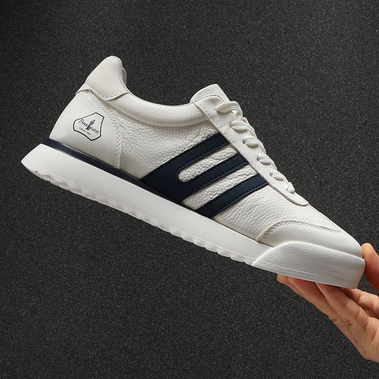 头层牛皮板鞋男款2025新款真皮