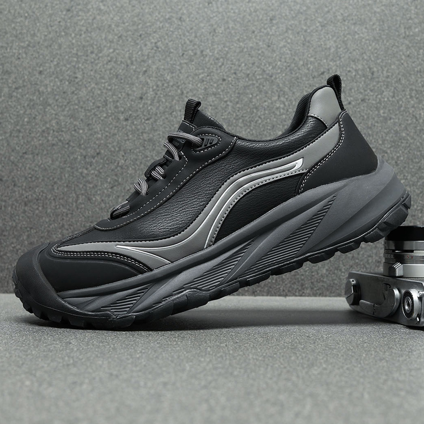 欧洲站男鞋冬季2025新款厚底运动休闲鞋男潮流百搭宽头鞋子男潮鞋