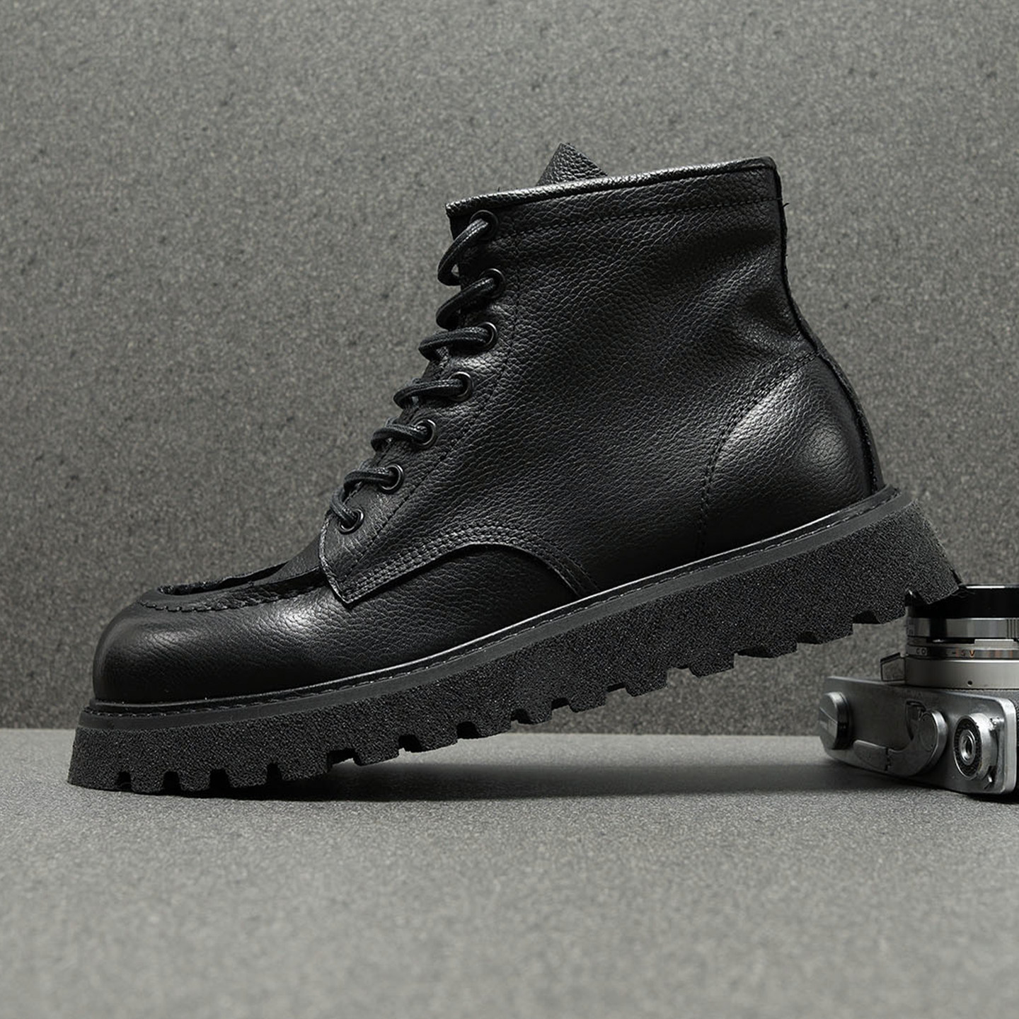 头层牛皮马丁靴男款2025新款美式潮流工装靴厚底防滑耐磨真皮皮靴