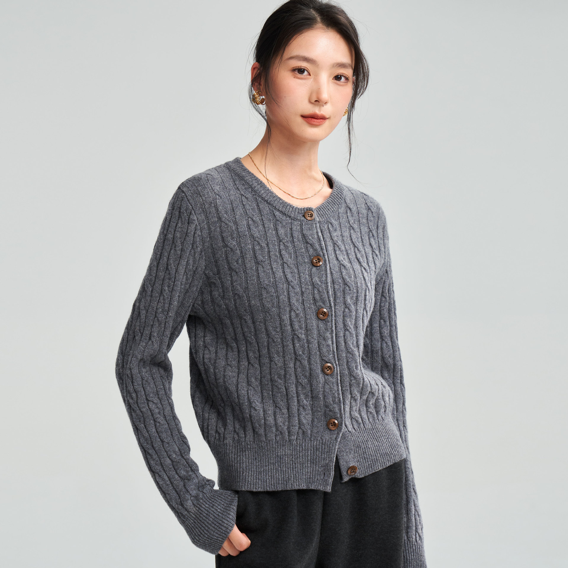 25秋新款针织粗棒针宽松时尚毛衣慵懒风绞花圣诞红开衫上衣22162