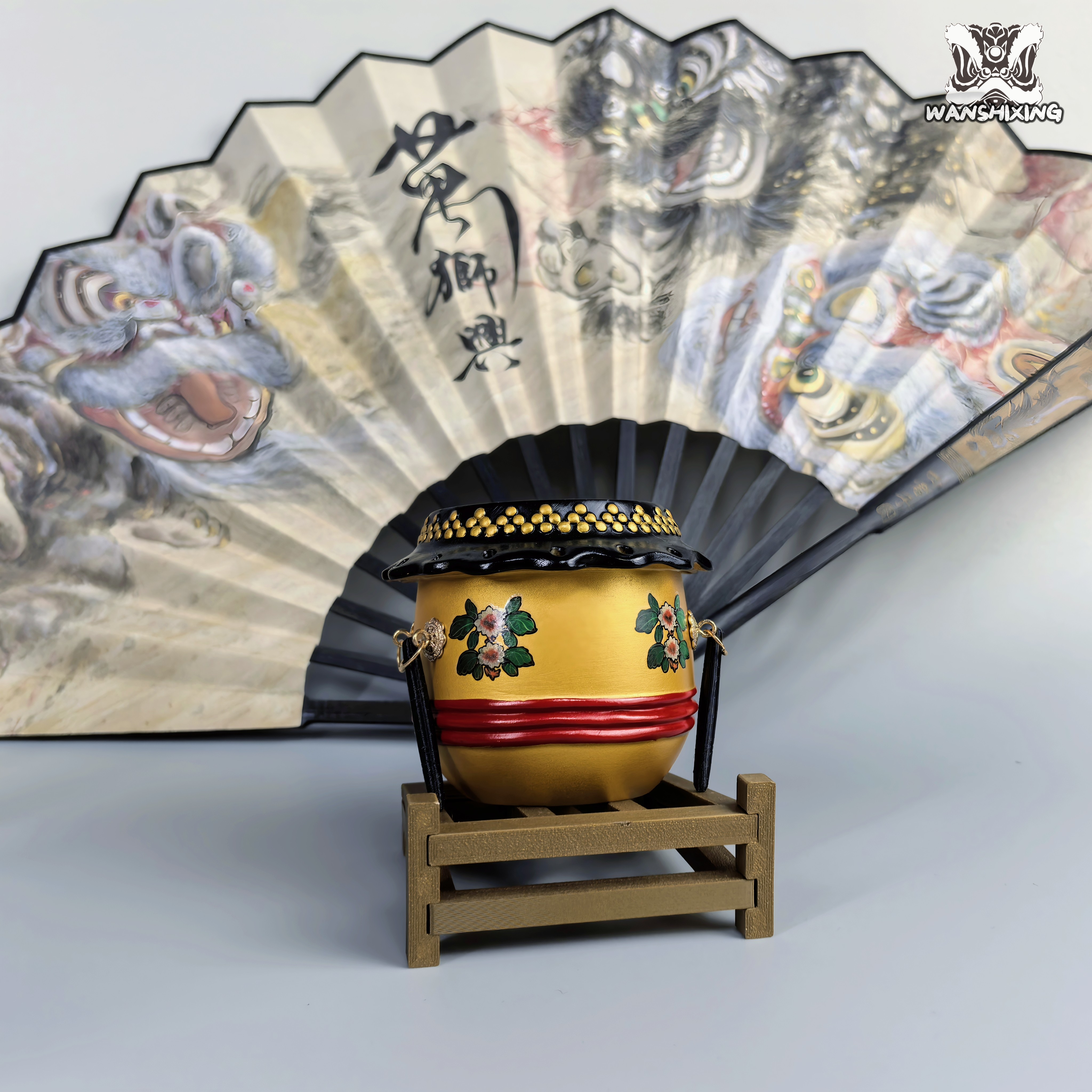 金色南狮鼓树脂摆件鼓架组合图片