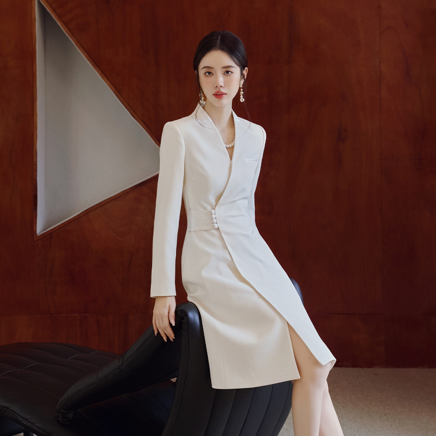 扶摇新中式白色缎面连衣裙女国风主持人中长裙醋酸高级感宴会礼服