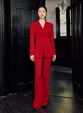 新年过年红色主持人年会礼服国风西装套装女盘扣新中式东方美西服