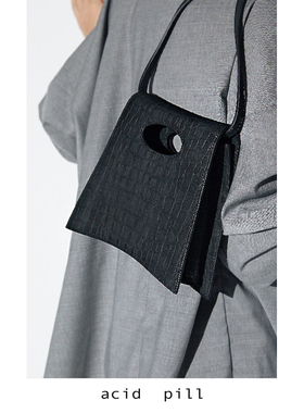 爱喜acid pill｜稀有哑光麂皮磨毛鳄鱼纹牛皮单肩手拿包迷斜挎包