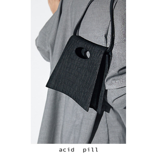 爱喜acid pill｜稀有哑光麂皮磨毛鳄鱼纹牛皮单肩手拿包迷斜挎包