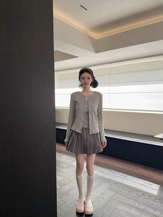 Specialqiuqiu新款内搭背心时尚气质开衫小外套长袖两件套装女