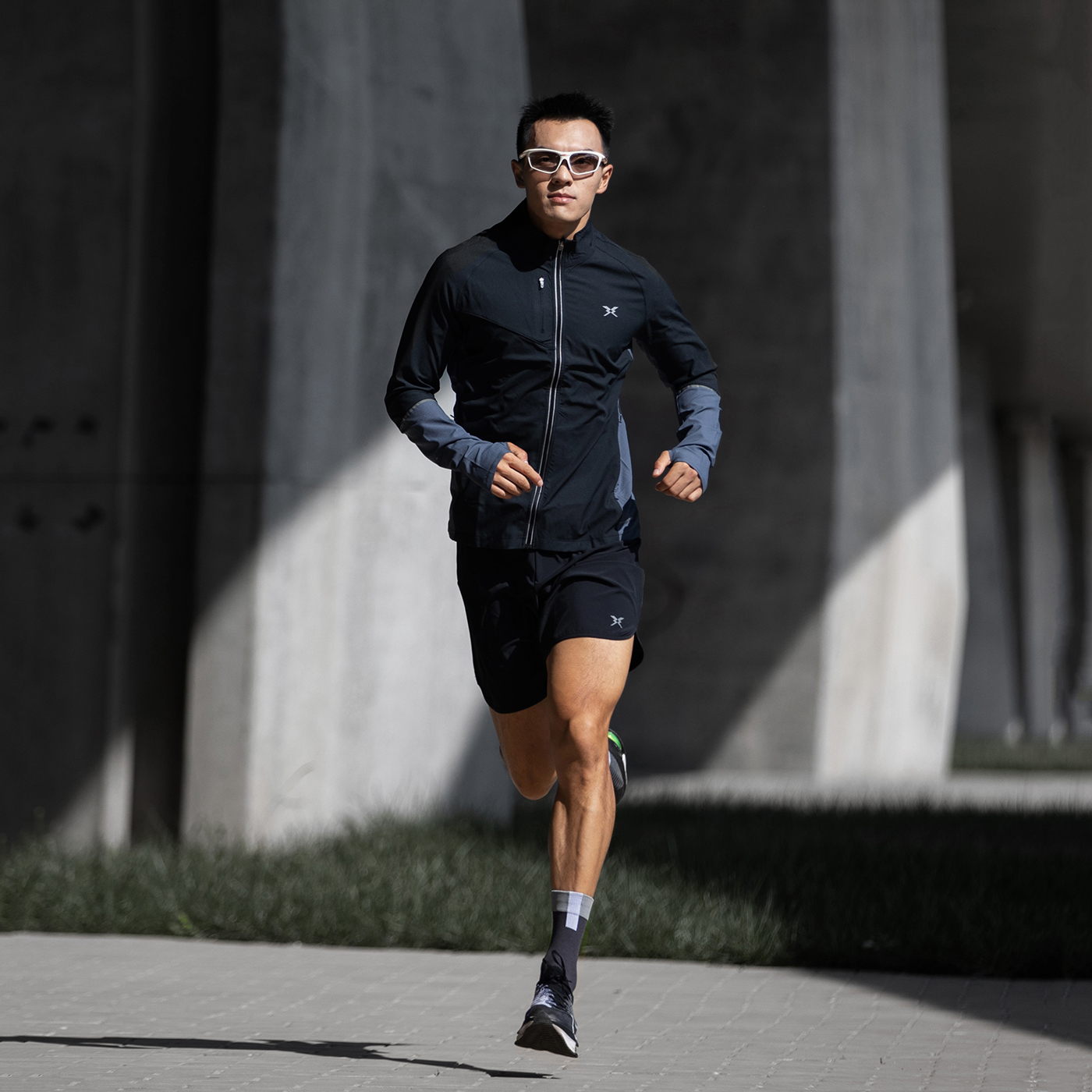 身体智慧四面弹防雨透气跑步风衣