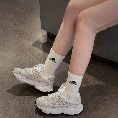 阿迪达斯女子休闲跑步鞋