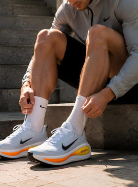 Nike/耐克Vomero Plus男子防滑舒适百搭低帮休闲跑步鞋HV8150-404