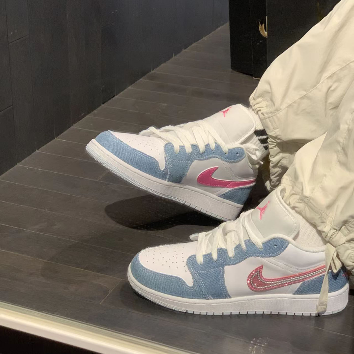 Nike/耐克Air Jordan1舒适耐磨低帮运动休闲篮球鞋GS款HQ2001-400