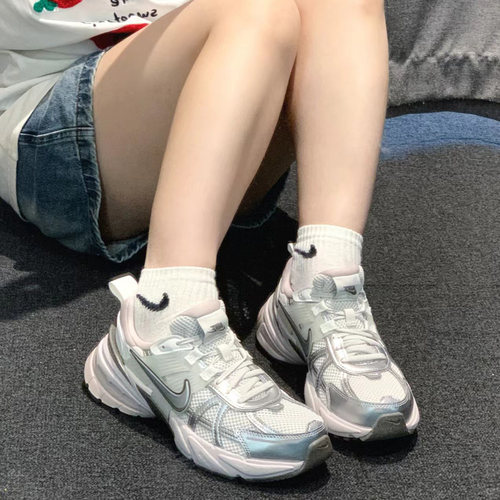 耐克女子舒适百搭耐磨运动休闲鞋