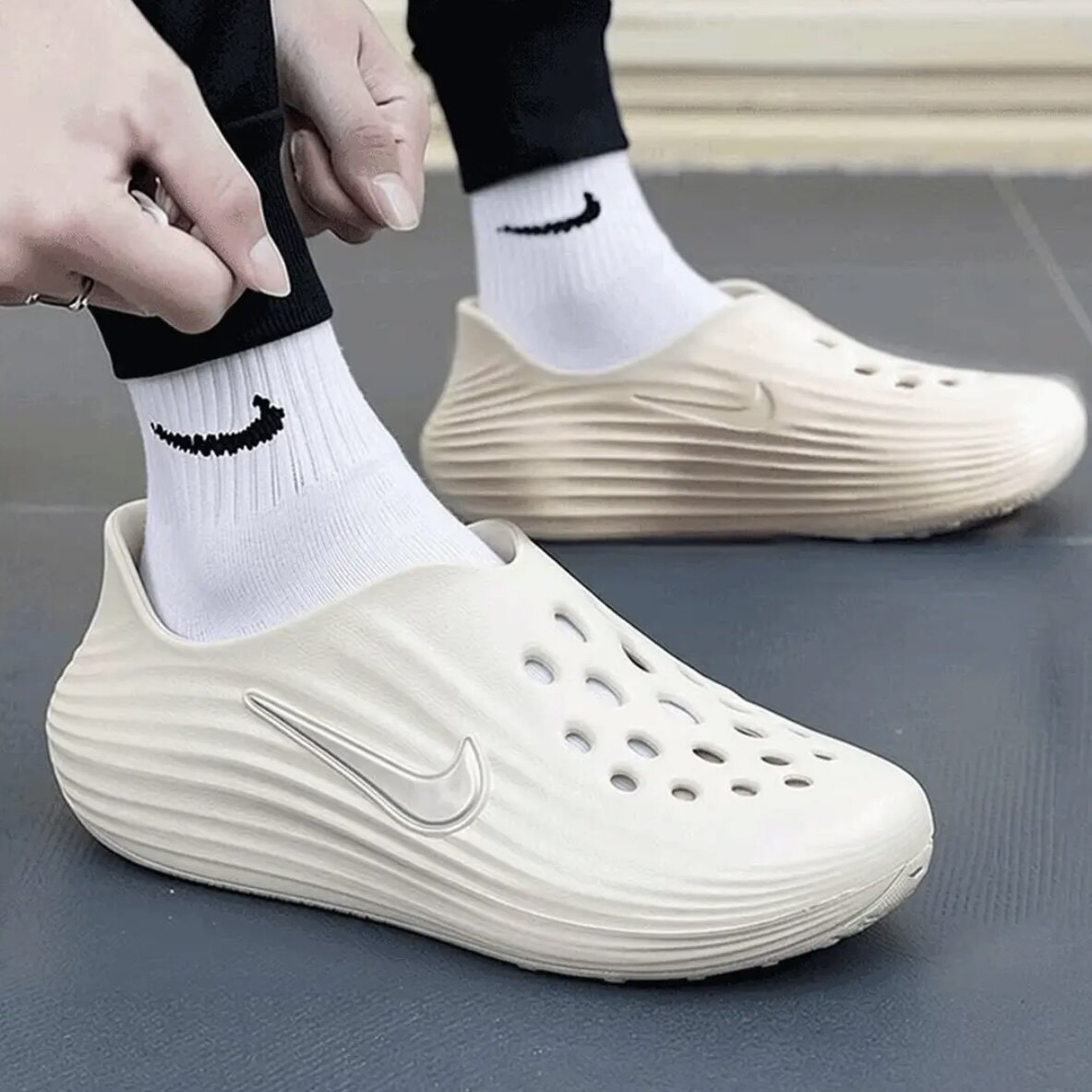 Nike耐克ReactX男款舒适防滑透气一脚蹬洞洞鞋凉鞋HV5060-100百补