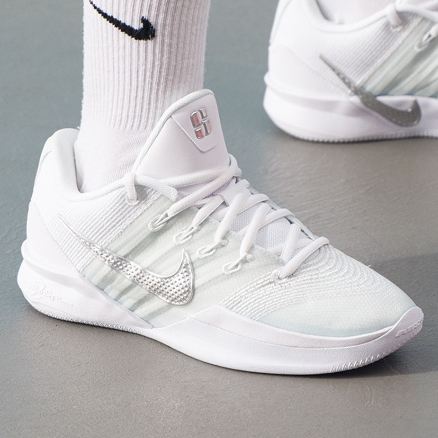 Nike/耐克Sabrina 3女子舒适透气低帮系带运动篮球鞋HF2882-101