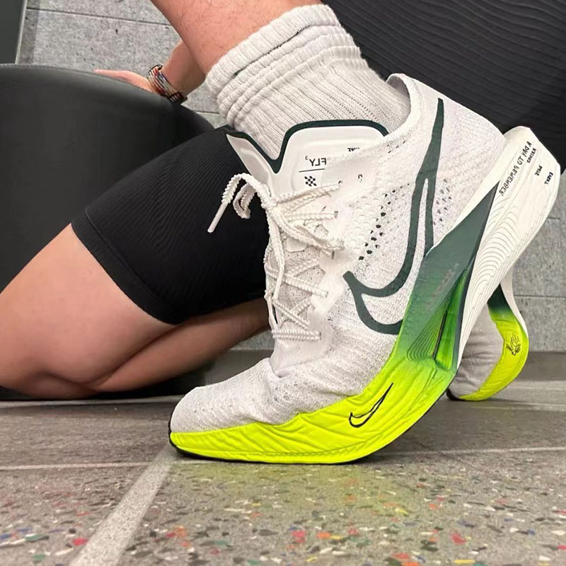 Nike耐克ZoomX Vaporfly碳板鞋男子竞速马拉松跑步鞋FQ7676-100 运动鞋new 跑步鞋 原图主图