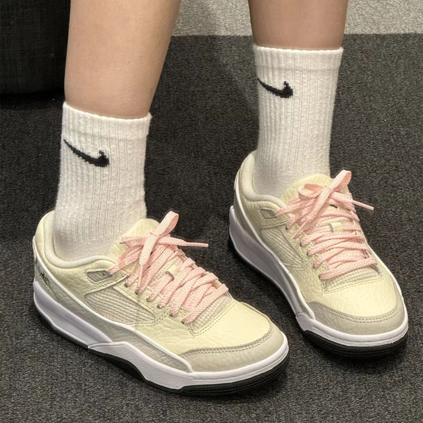 耐克女子百搭运动休闲鞋图片