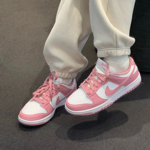 耐克女子防滑耐磨低帮运动板鞋