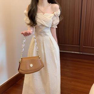 一字肩连衣裙女收腰显瘦长裙子 2025初夏穿搭独特漂亮掐腰裙泡泡袖