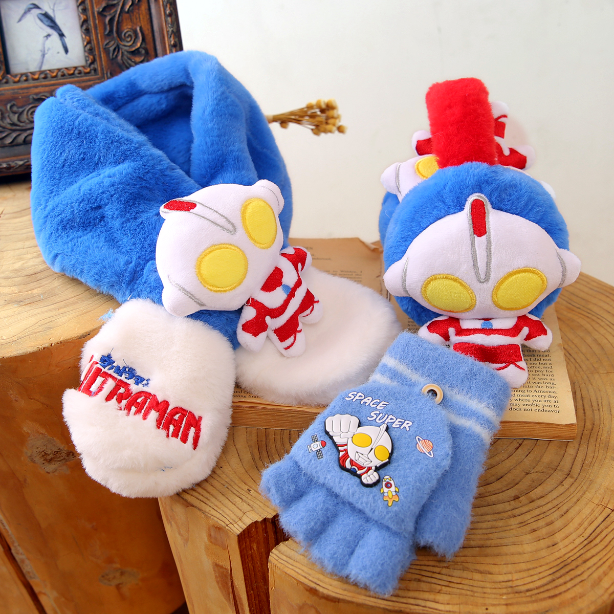 奥特曼儿童手套围巾耳罩三件套装