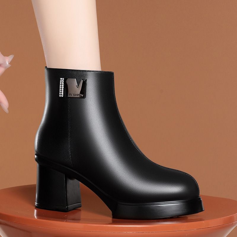 简约高级圆头粗跟皮鞋高跟靴子秋冬季配裙子百搭短靴保暖棉鞋