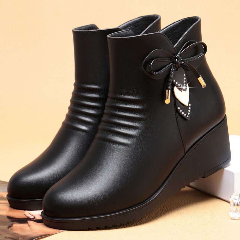 简约高级秋冬季新款妈妈棉鞋女坡跟短靴百搭保暖中老年女靴子