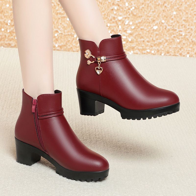 简约高级短筒高跟女靴子粗跟妈妈短靴女士皮鞋秋冬中老年棉鞋