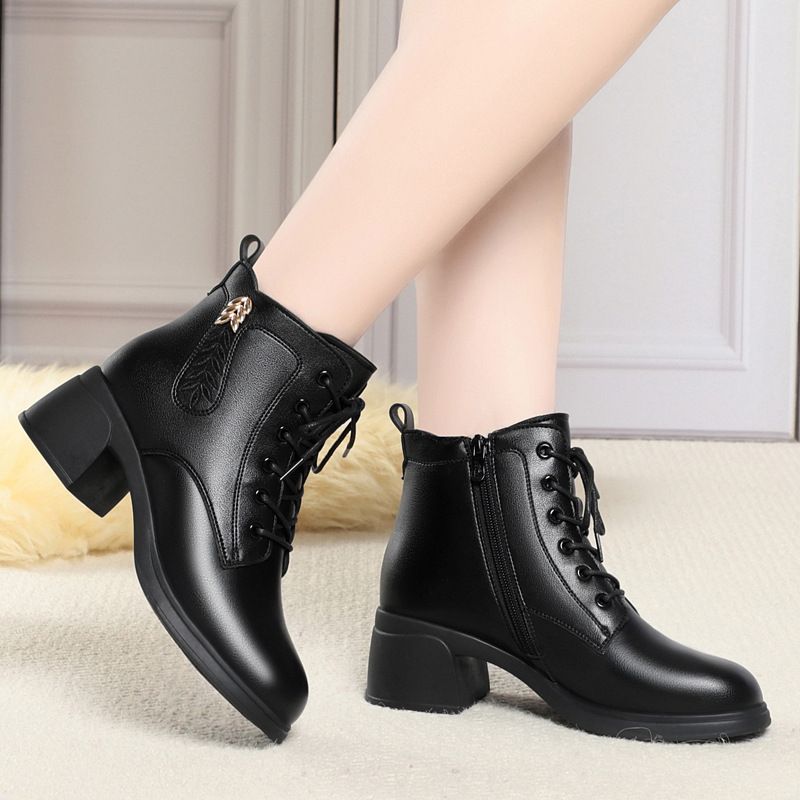 简约高级英伦马丁靴子女2025秋冬款小短靴粗跟皮鞋女士短筒靴