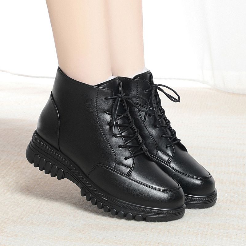 羊毛加厚妈妈鞋棉鞋43码平底防滑女鞋中老年保暖短靴东北皮鞋