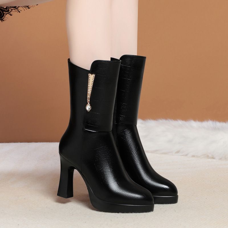 中筒靴子冬季新款舒适软底高跟女靴子软皮保暖中老年女士棉靴