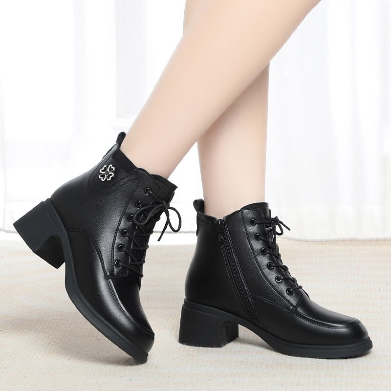 粗跟马丁靴女冬季2025新款短靴中老年靴子保暖妈妈鞋子皮棉鞋