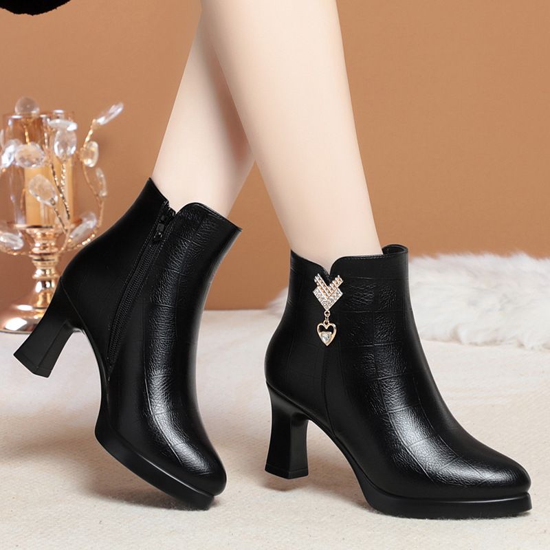 女鞋秋冬短靴新款皮鞋尖头高跟靴子配裙子气质中年妈妈鞋棉鞋