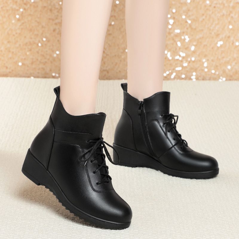 平底妈妈鞋棉鞋2025新款秋冬短靴子中老年女鞋皮鞋保暖马丁靴