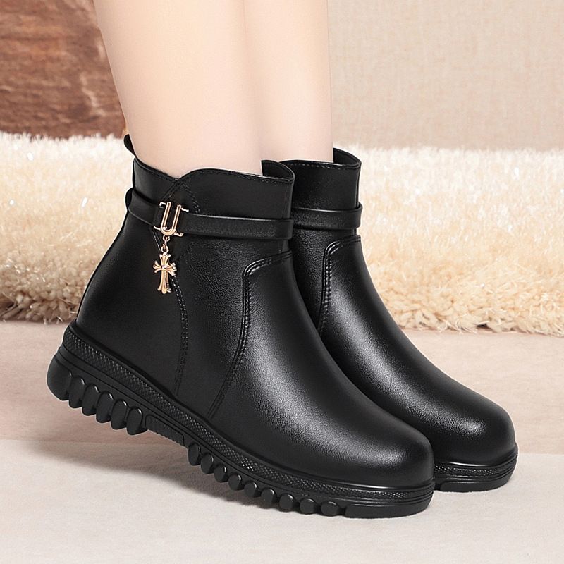 粗跟春秋单靴子女冬季防滑软底软皮羊毛中老年妈妈棉鞋短靴女