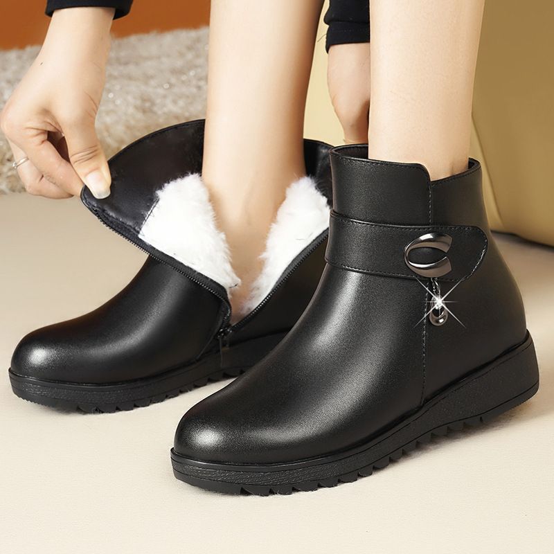 软皮妈妈棉鞋女冬靴子女士短靴软底防滑羊毛皮鞋中老年女鞋子