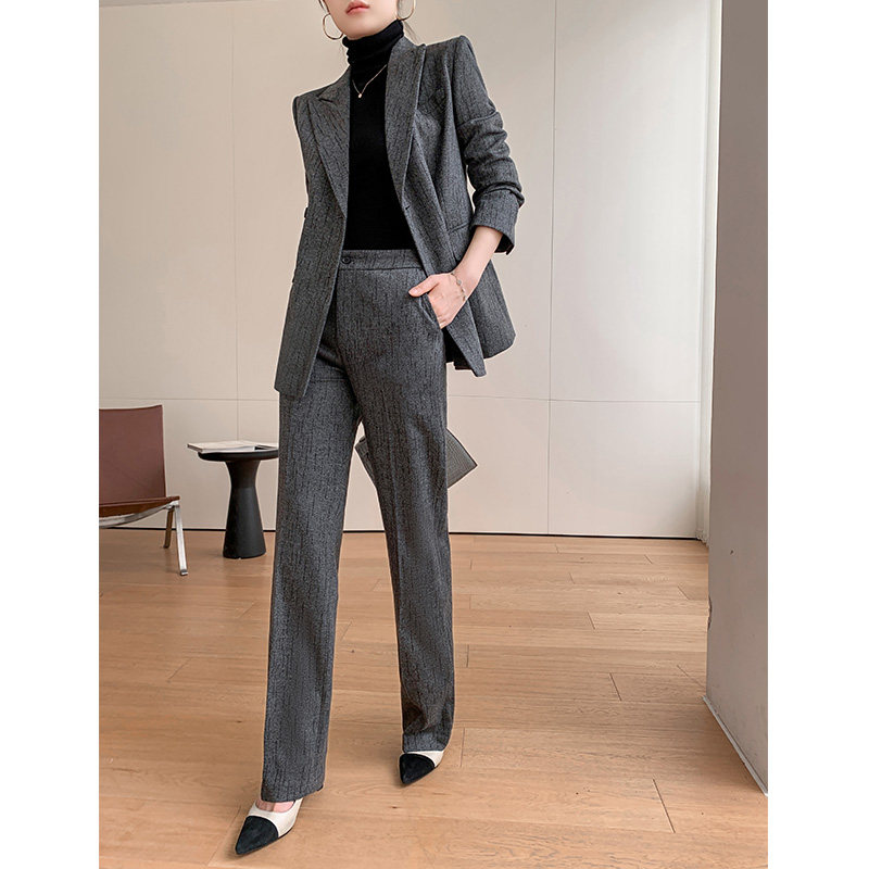 灰色毛呢西装套装女高级感时尚设计感职业正装直筒裤休闲格纹西服