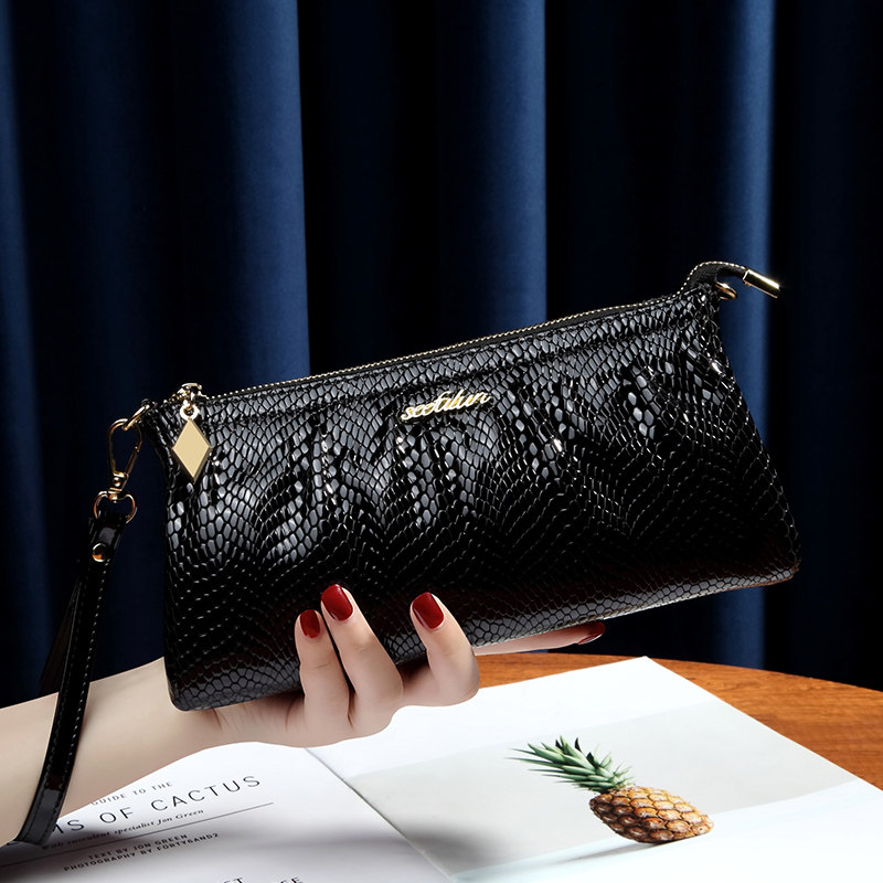 手拎包真皮大容量斜挎包女2026新款百搭高级感亮皮链条腋下单肩包