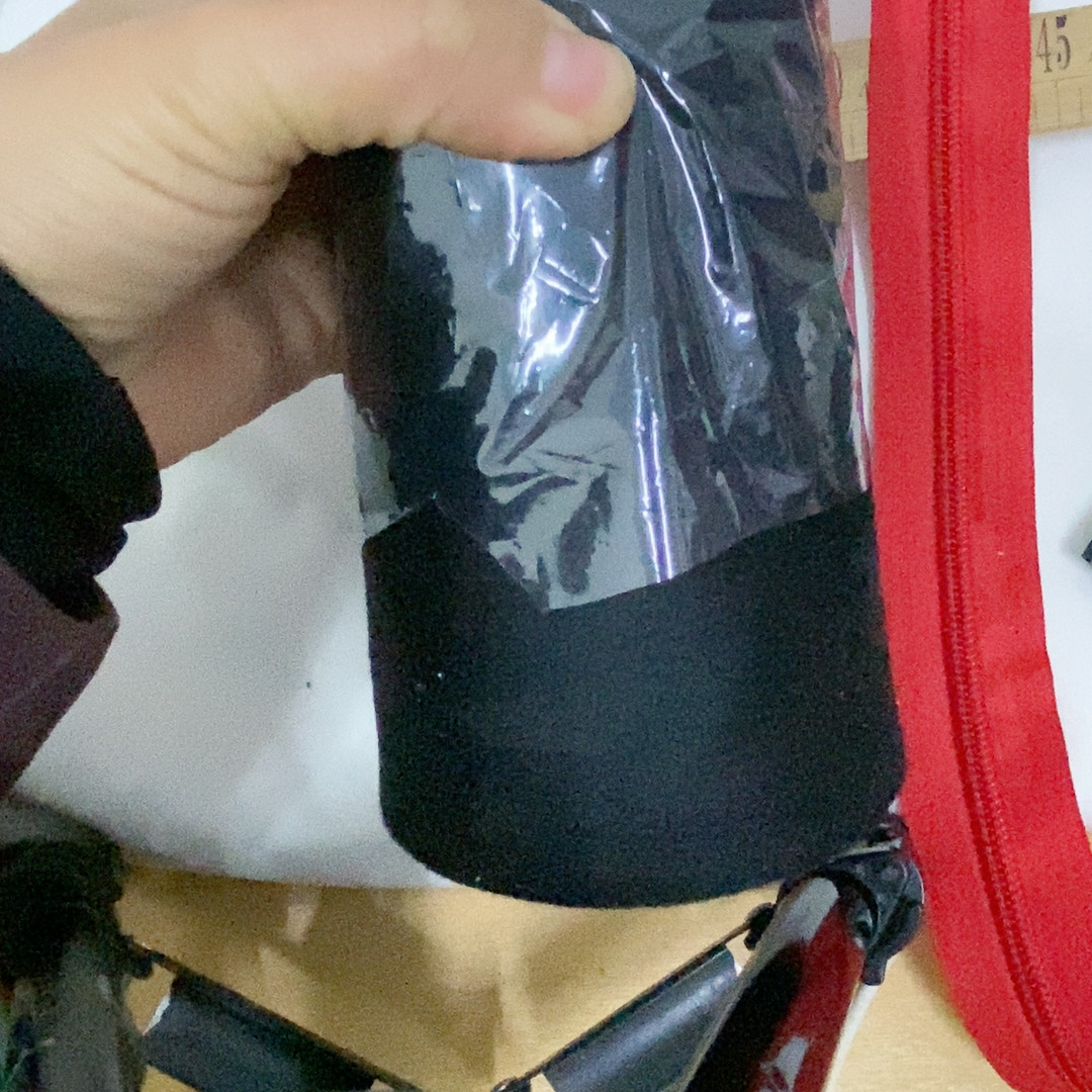 15元1卷黑色402缝纫线满28元包邮