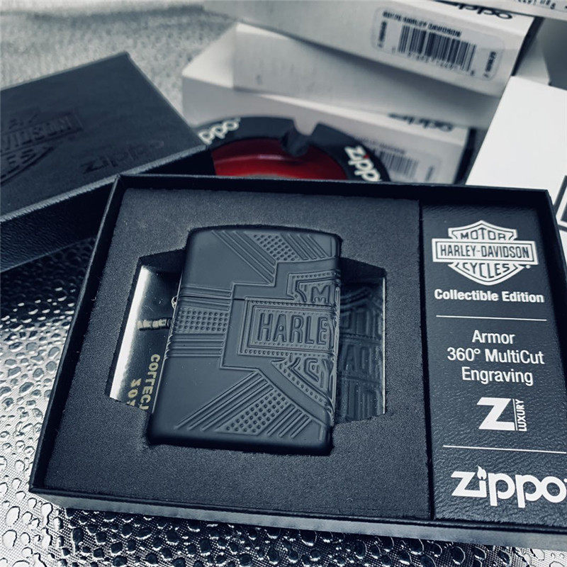 左左Zippo打火机黑漆盔甲盾标印2020哈雷年度纪念49176限量收藏款