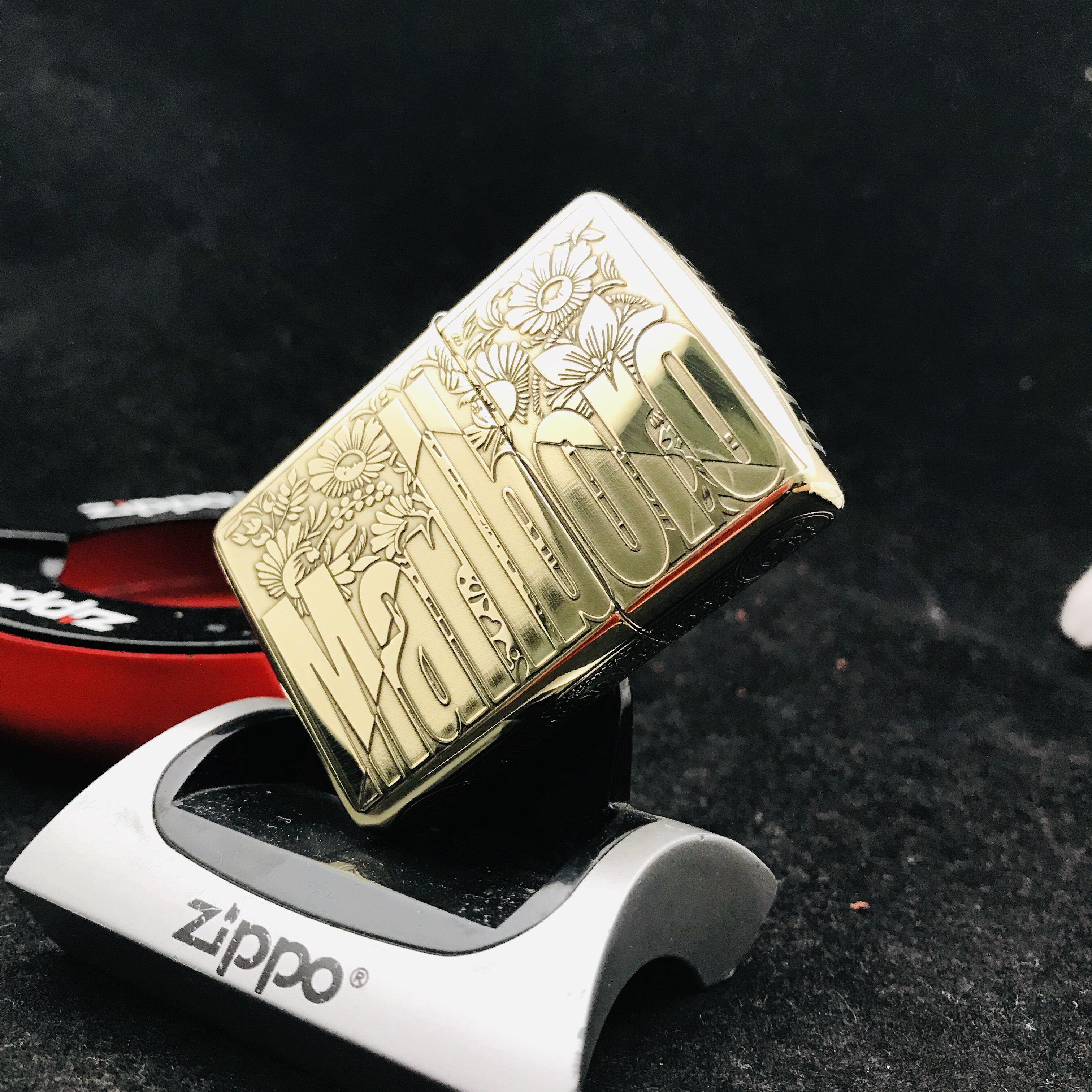 左左进口原装美国ZIPPO防风煤油打火机纯铜精雕 花草万宝路
