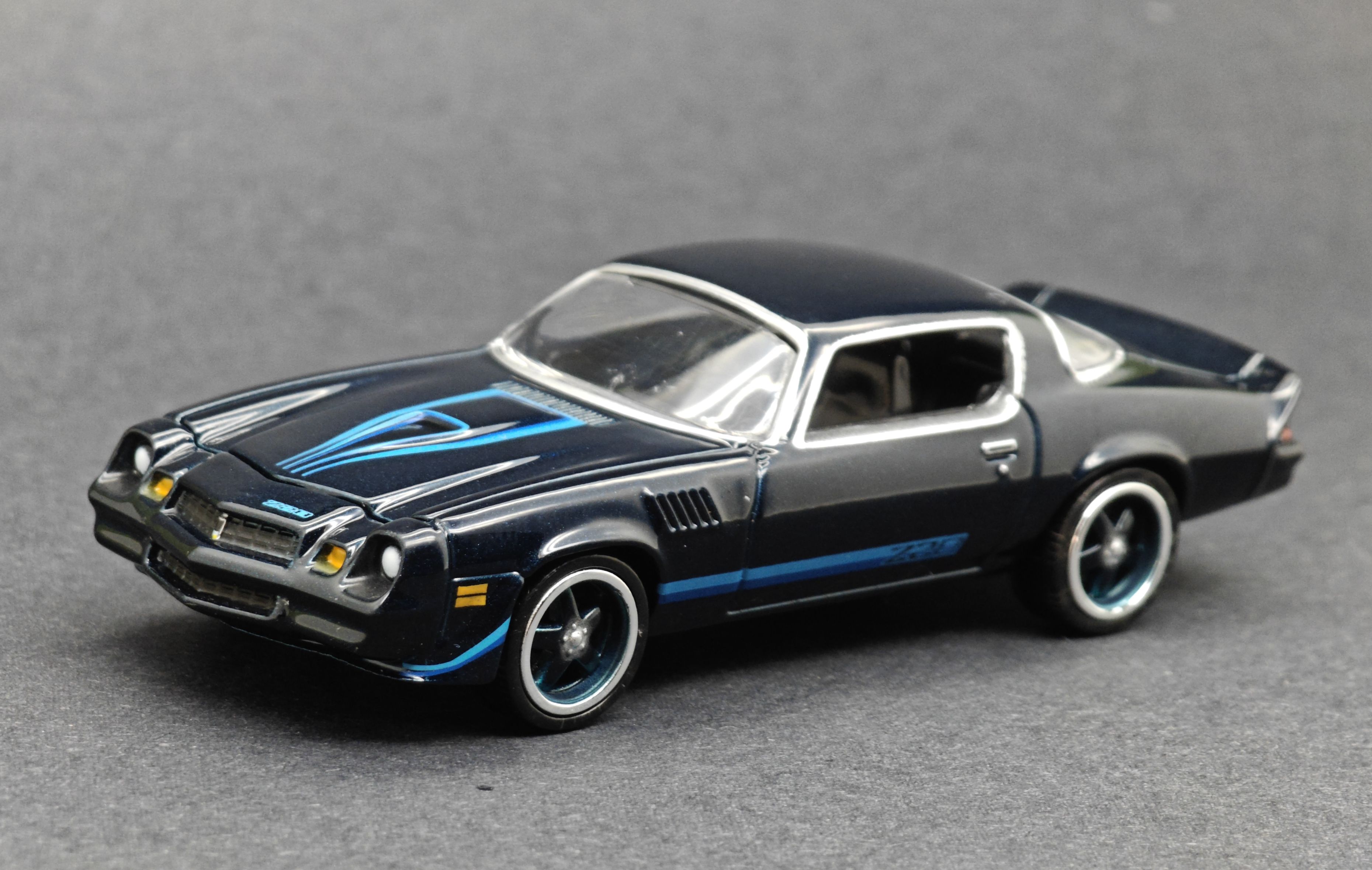 1/64-033 autoworld 1979款雪佛兰科迈罗Z28