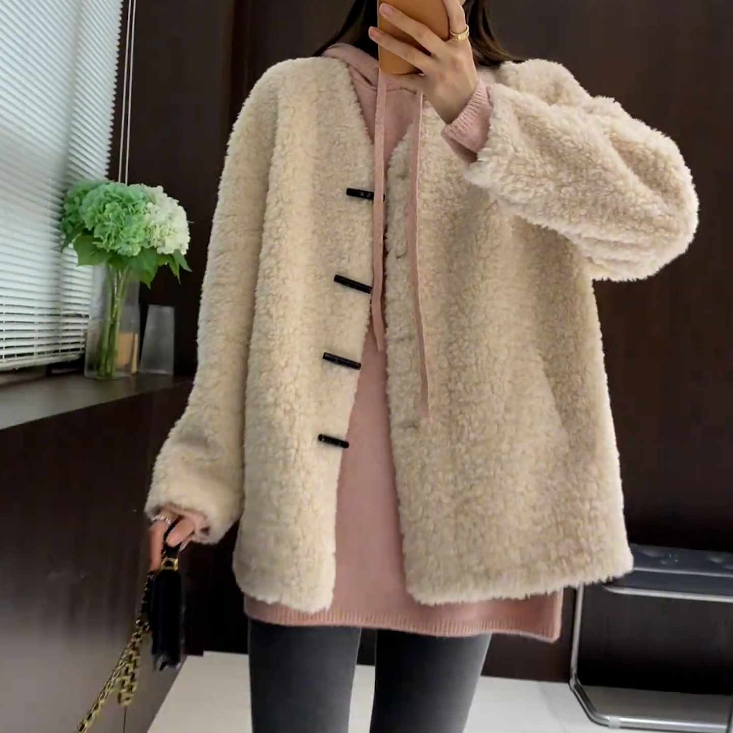 羊羔毛中长款连帽皮草大衣