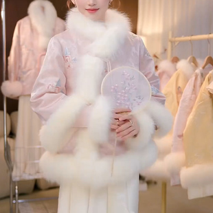 冬季国风拼接羽绒服盘扣刺绣设计感上衣新中式短款加厚保暖羽绒服