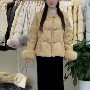 新中式国风白鹅绒保暖显瘦百搭冬季复古短款羽绒服浅黄色纯色优雅
