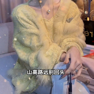 冬季新款女装V领长袖毛针织衫宽松奶黄色毛衣洋气百搭针织上衣女