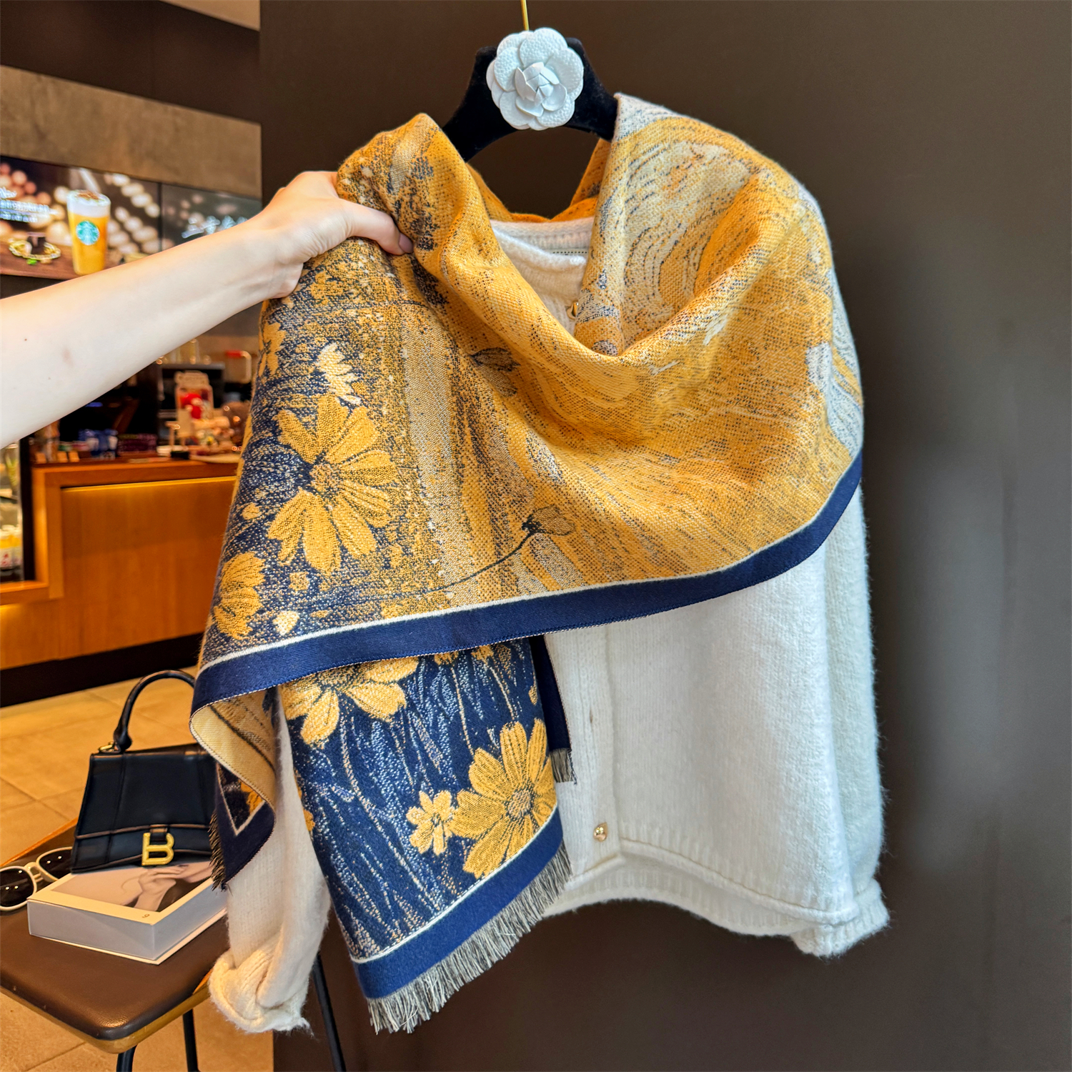 高档油画风双面仿羊绒围巾披肩女