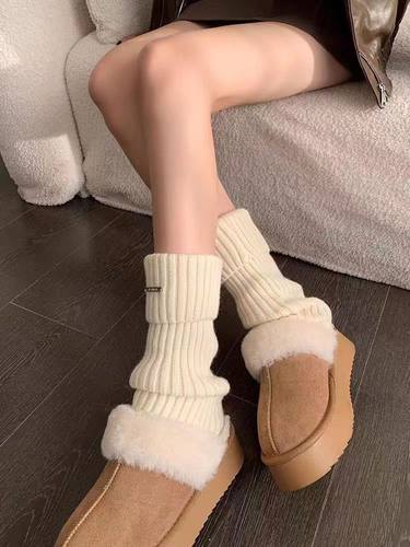 冬天搭配雪地靴毛毛鞋的堆堆袜女