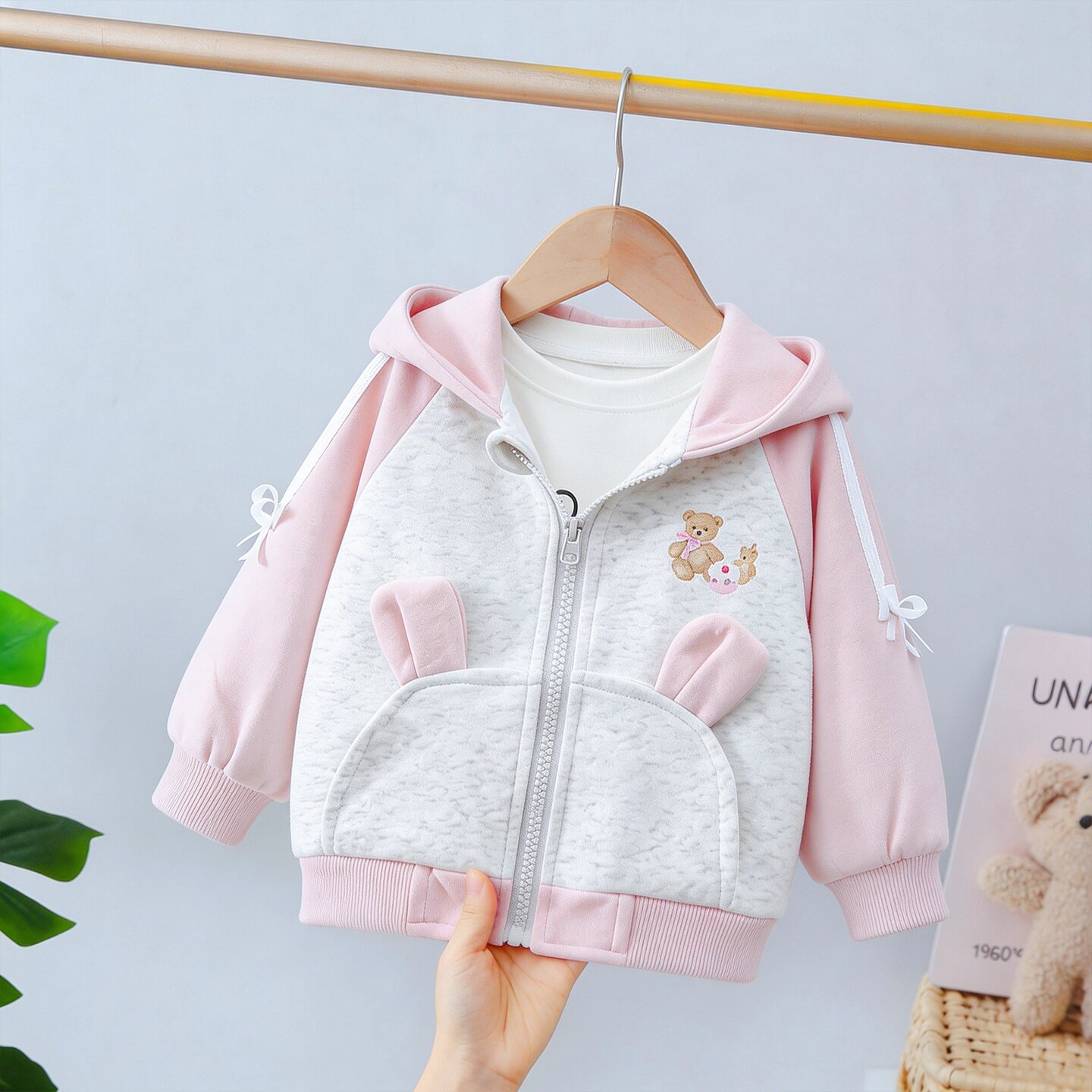女童连帽卫衣外套2026春秋新款1一4岁婴儿宝宝卡通拉链开衫洋气潮