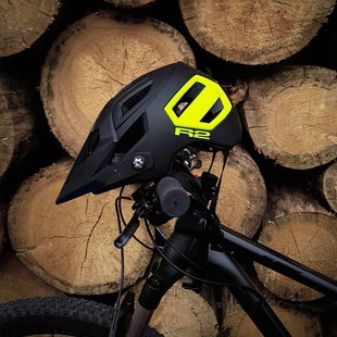 R2自行车头盔 速降骑行单车半盔山地车越野安全帽装备安全盔男