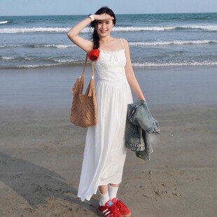 法式初恋白色吊带连衣裙气质收腰显瘦温柔风松紧腰夏季a字裙长裙