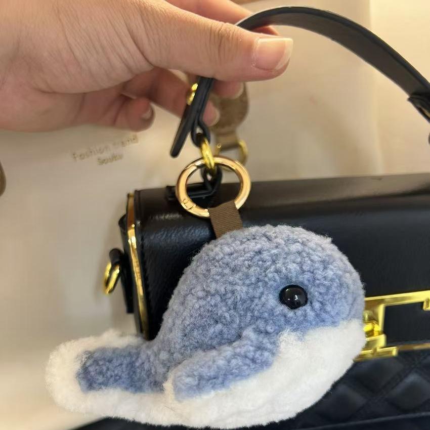 【小鲸鱼】可爱真羊毛小鲸鱼包包汽车钥匙扣书包挂饰挂件皮草毛绒